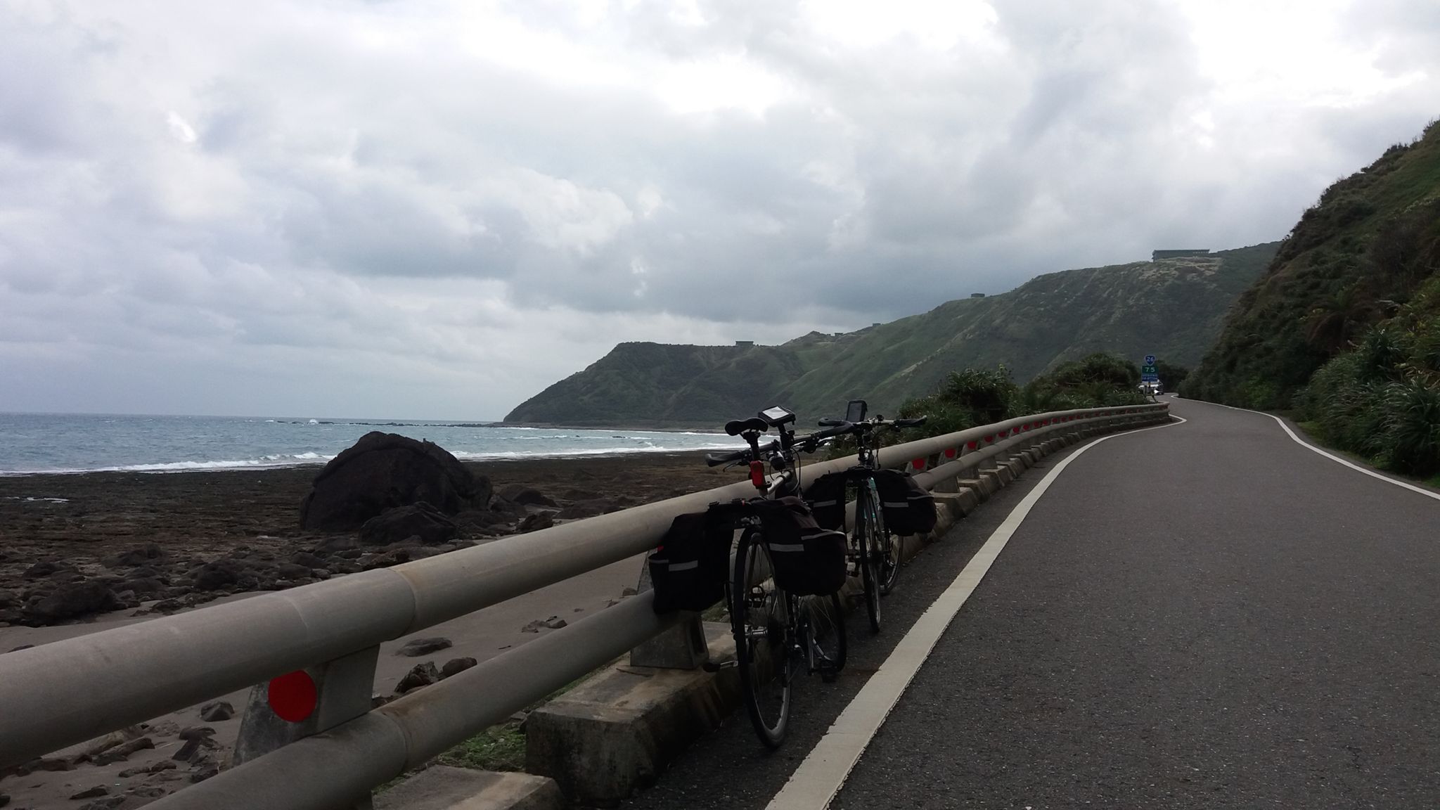 Cycling in Taiwan: A 7-day Ride on the East Coast by Alaric Lester